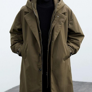 Wetterfeste Herrenjacke mit Kapuze