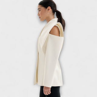 Valeria – Skulpturaler Schulterblazer
