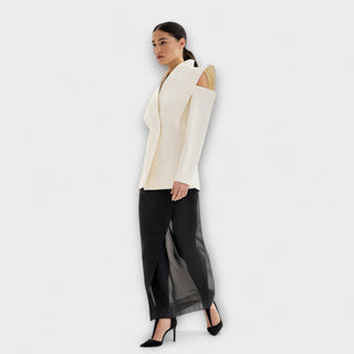 Valeria – Skulpturaler Schulterblazer