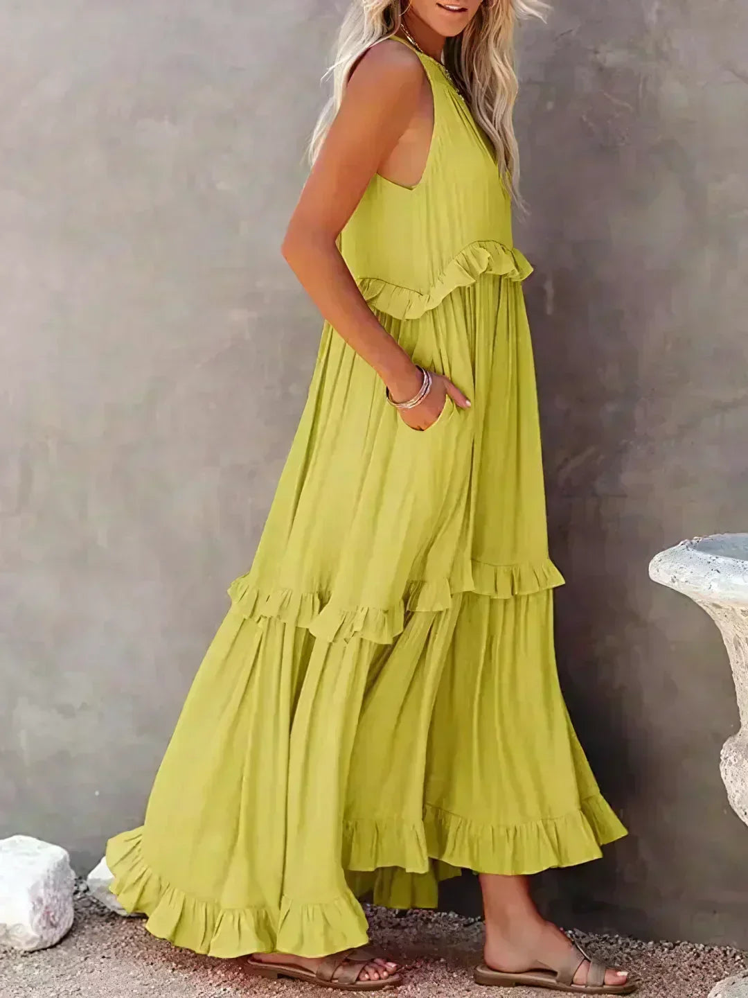 Lou | Elegantes ärmelloses Kleid mit Rüschen