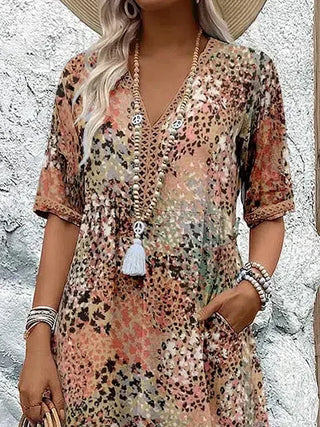Dorina | V-Ausschnitt-Kleid mit Print